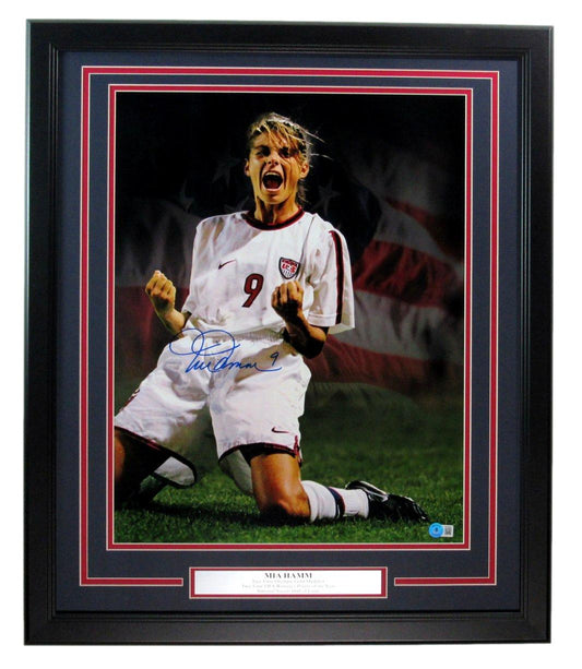 Mia Hamm US Women's Soccer Signed/Autographed 16x20 Photo Framed Beckett 188516