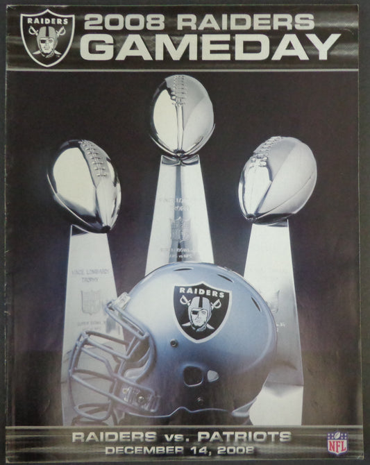 2008 12/20 Raiders vs. Patriots Football NFL Game Program Matt Cassel 179500
