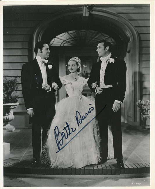 Bette Davis Actress Autographed Vintage 8x10 B/W Photo "Jezebel" JSA 180350