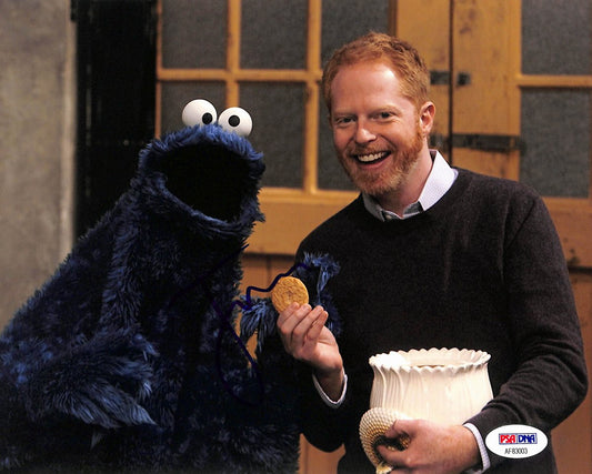 Jesse Tyler Ferguson Signed/Auto 8x10 Photo Actor "Sesame Street" PSA/DNA 193749