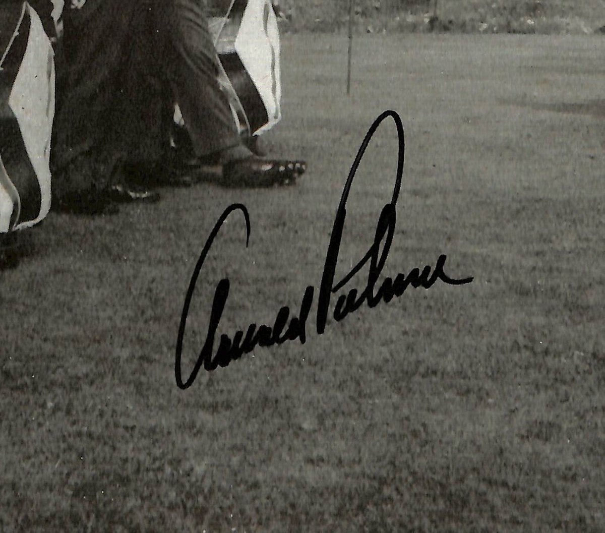 Arnold Palmer Signed/Autographed 9/18/1969 Golf Illustrated Magazine JSA 194968