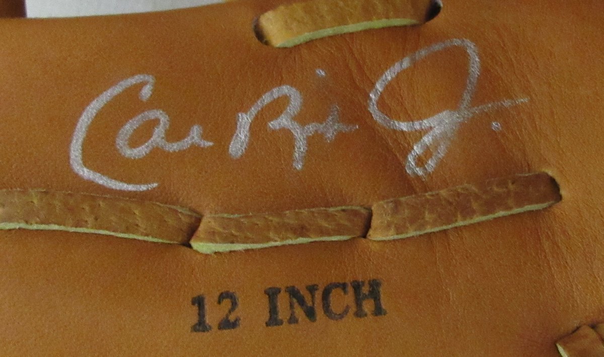 Cal Ripken JR HOF Signed/Auto Rawlings CRJR2131 Baseball Glove Orioles 194021