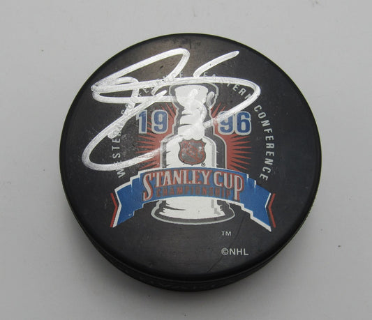 Joe Sakic HOF Signed 1996 Stanley Cup Championship Hockey Puck PSA 193981