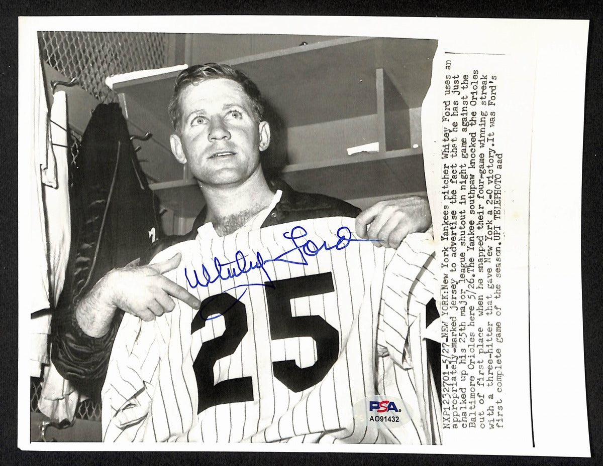 Whitey Ford HOF Signed/Auto Vintage 9x7 Wire/Press Photo Yankees PSA 194443