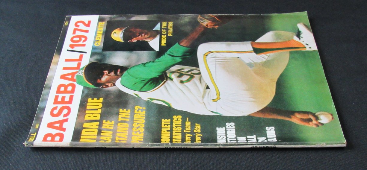 1972 Baseball Magazine Vida Blue/Roberto Clemente on Cover NO LABEL 184653