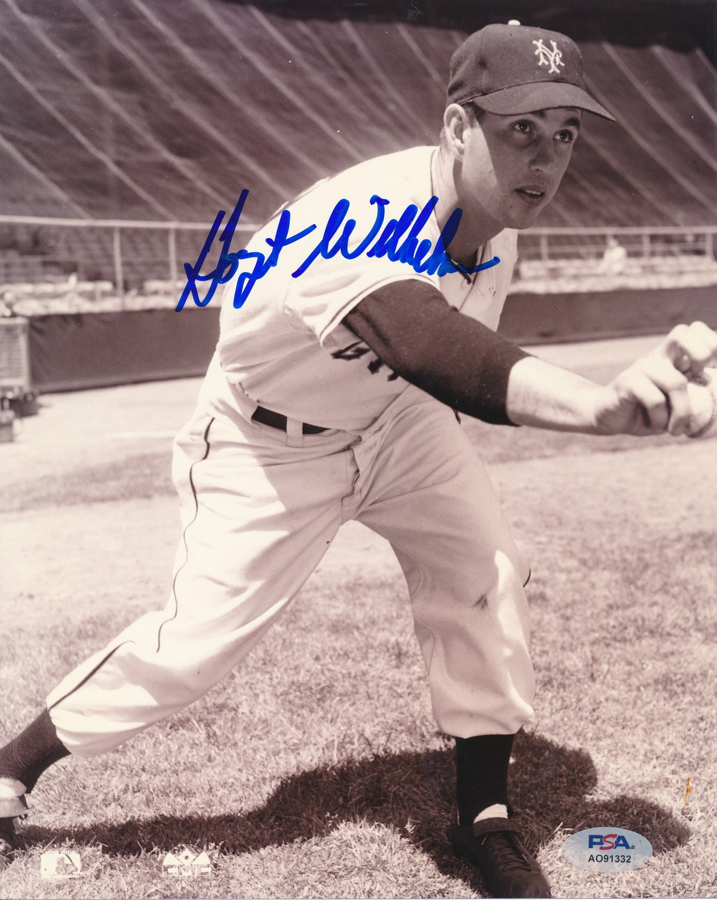 Hoyt Wilhelm HOF Signed/Auto 8x10 B/W Photo New York Giants PSA/DNA 195986