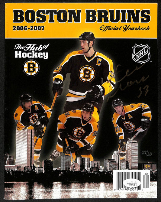 Zdeno Chara Boston Bruins  Signed 2006-07 Boston Bruins Yearbook JSA 197258