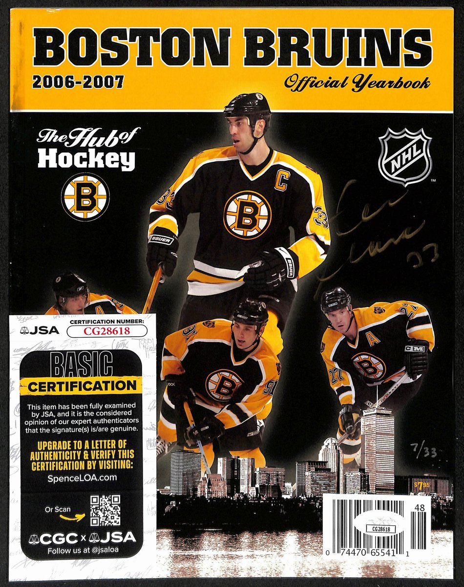 Zdeno Chara Boston Bruins  Signed 2006-07 Boston Bruins Yearbook JSA 197260