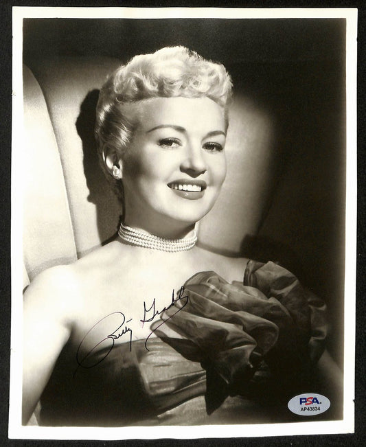 Betty Grable Actor Signed/Autographed Vintage 8x10 B/W Photo PSA/DNA 196894