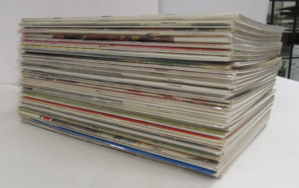 Lot of (33) 1965 Sports Illustrated Magazines Koufax/Chamberlain Covers 197968