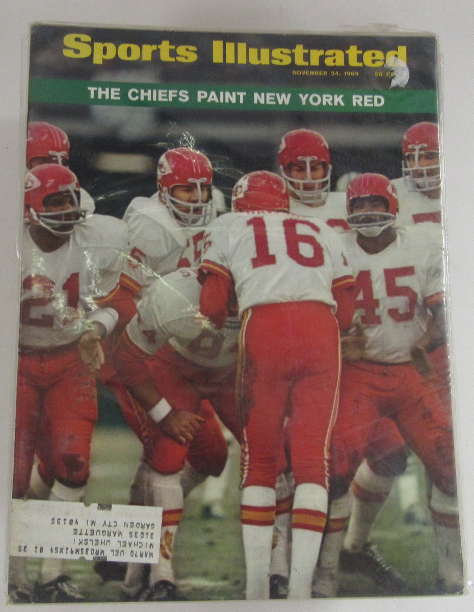 Lot of (27) 1969 Sports Illustrated Magazines Maravich/Rose/Chiefs Cover 197974