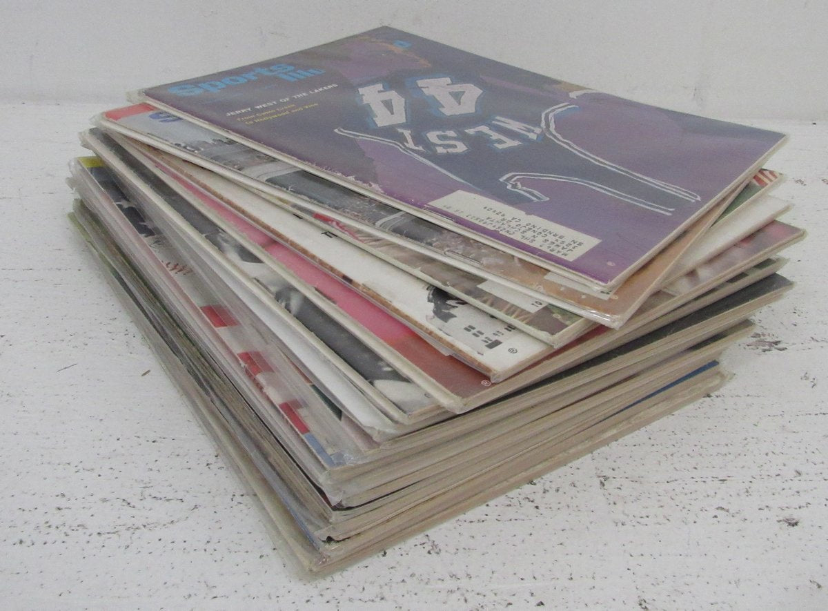 Lot of (20) 1965 Sports Illustrated Magazines Chamberlain/West Covers 198617