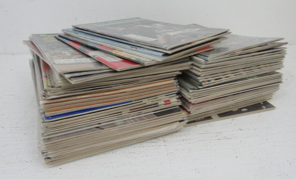 Lot of (62) 1970 Sports Illustrated Magazines Bradshaw 1st Cover/Mays 198620