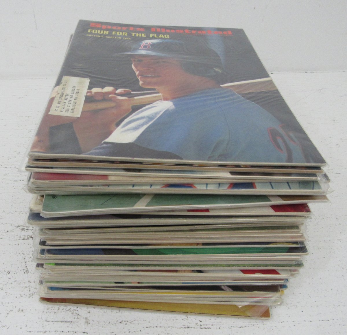 Lot of (39) 1972 Sports Illustrated Magazines Unitas/Bench/Walton Covers 198623