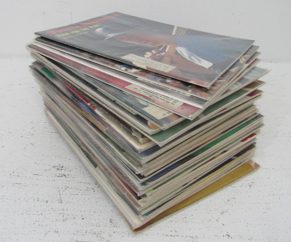 Lot of (39) 1972 Sports Illustrated Magazines Unitas/Bench/Walton Covers 198623