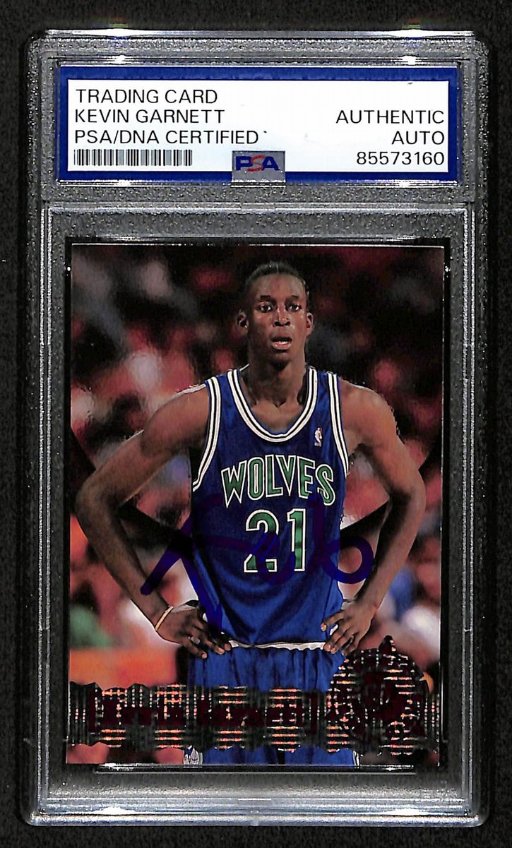 Kevin Garnett HOF Signed/Auto On Card 1995-96 TOPPS RC Card #343 PSA/DNA 198729