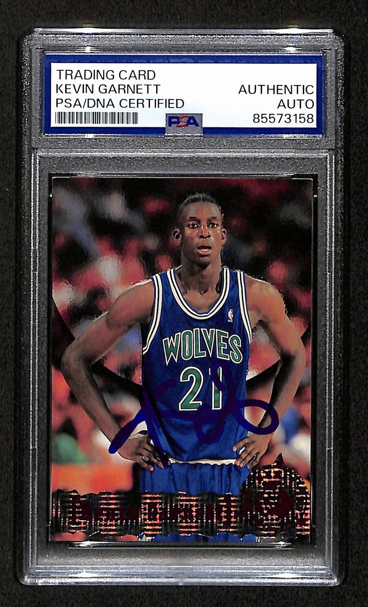 Kevin Garnett HOF Signed/Auto On Card 1995-96 TOPPS RC Card #343 PSA/DNA 198731