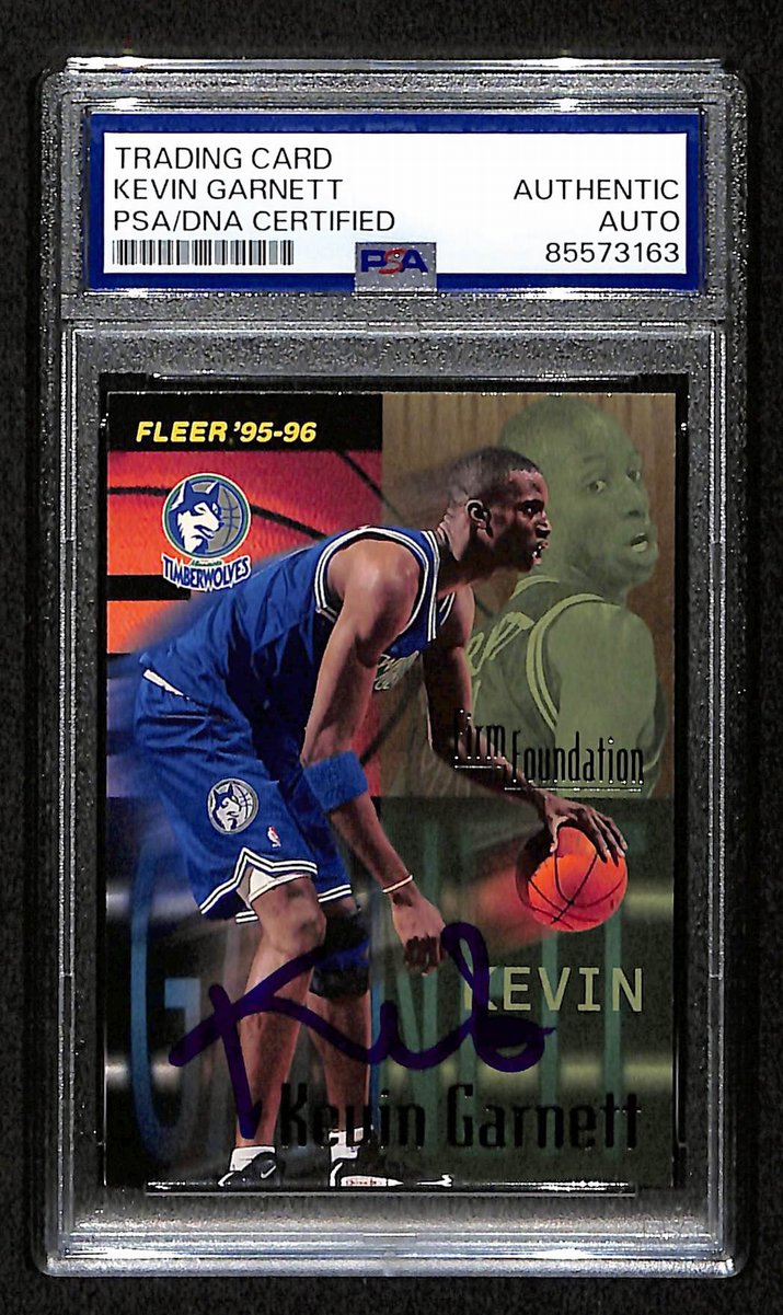 Kevin Garnett HOF Signed/Auto On Card 1995-96 Fleer RC Card #335 PSA/DNA 198736