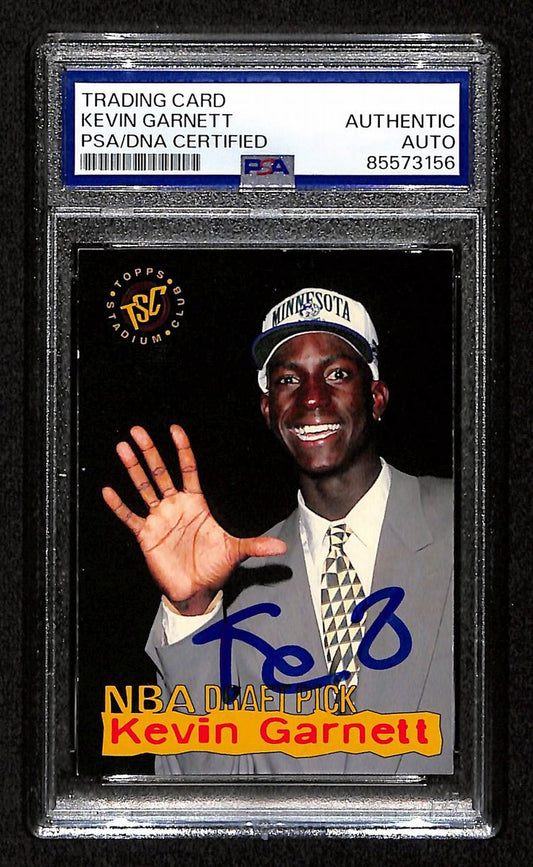 Kevin Garnett HOF Signed/Auto On Card 1995-96 TOPPS Rookie PSA/DNA 198749