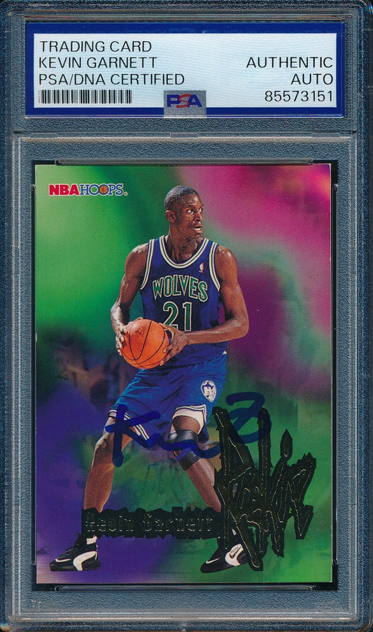 Kevin Garnett HOF Signed On Card 1995-96 NBA Hoops RC Card #272 PSA/DNA 198485