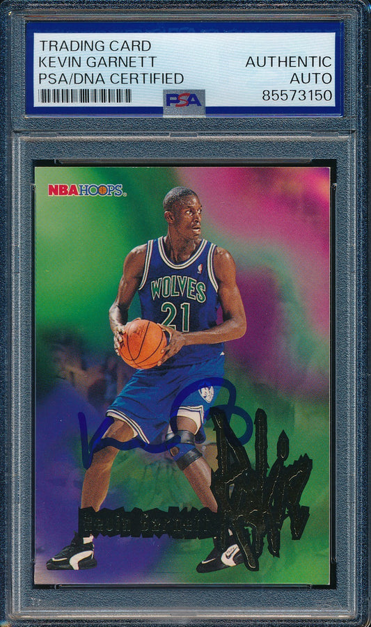 Kevin Garnett HOF Signed On Card 1995-96 NBA Hoops RC Card #272 PSA/DNA 198486