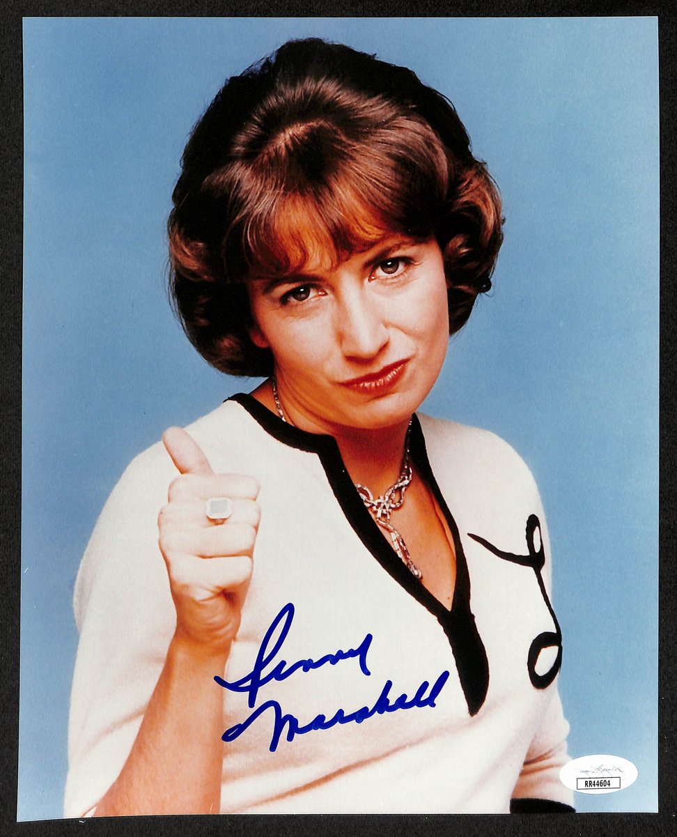 Penny Marshall Actress "Laverne & Shirley" Signed/Auto 8x10 Photo JSA 199375