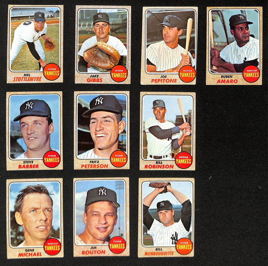 Lot of (10) Miscellaneous UNSIGNED 1968 TOPPS New York Yankees Cards 199425