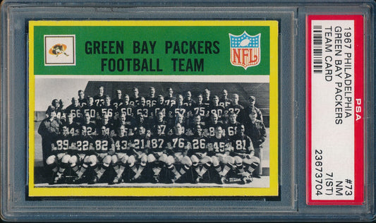 1967 Philadelphia Card #73 Green Bay Packers Team PSA/DNA NM 7 200901