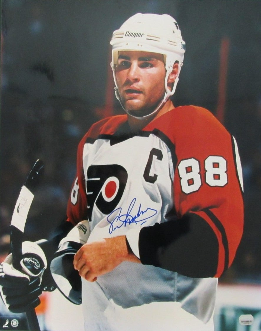 Eric Lindros HOF Signed/Autographed 16x20 Photo Flyers Mounted Memories 201044