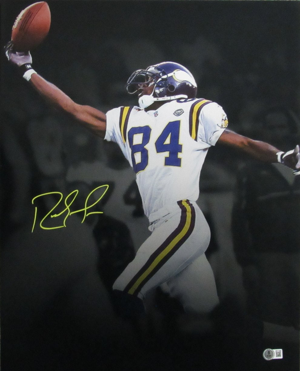 Randy Moss HOF Autographed/Signed Vikings 16x20 Photo ITP Beckett 201589