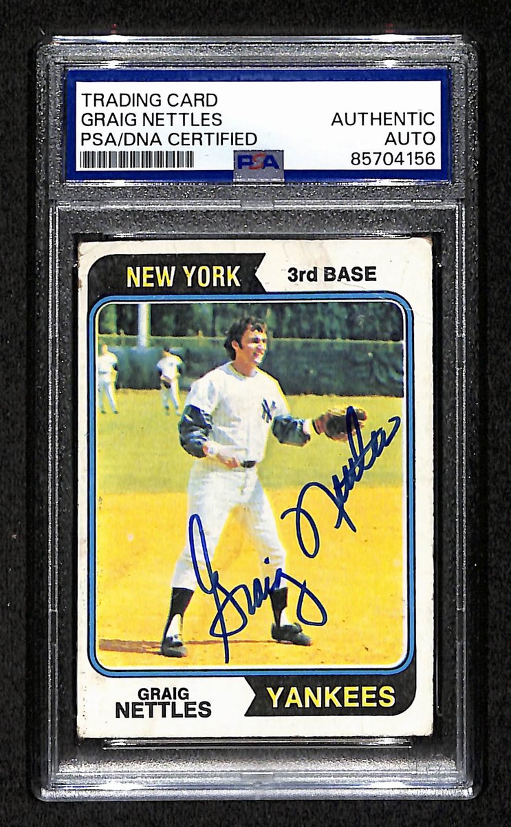1974 TOPPS Graig Nettles Signed/Auto Card #251 New York Yankees PSA/DNA 203951