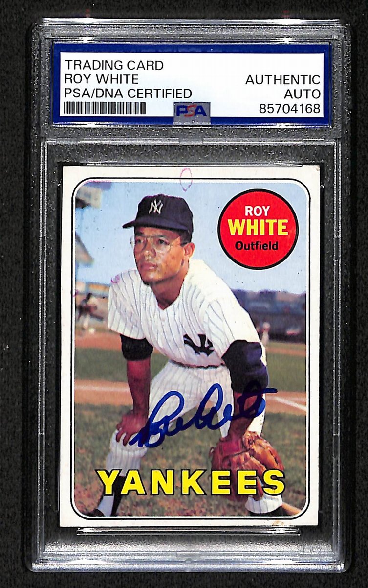 1969 TOPPS Roy White Signed/Auto Card #25 New York Yankees PSA/DNA 203953