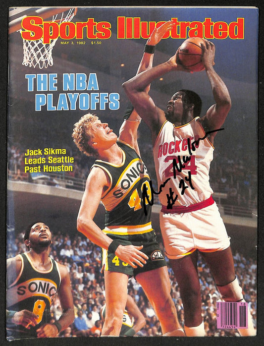 Moses Malone HOF Signed 1982 Sports Illustrated Magazine NO LABEL PSA/DNA 206176