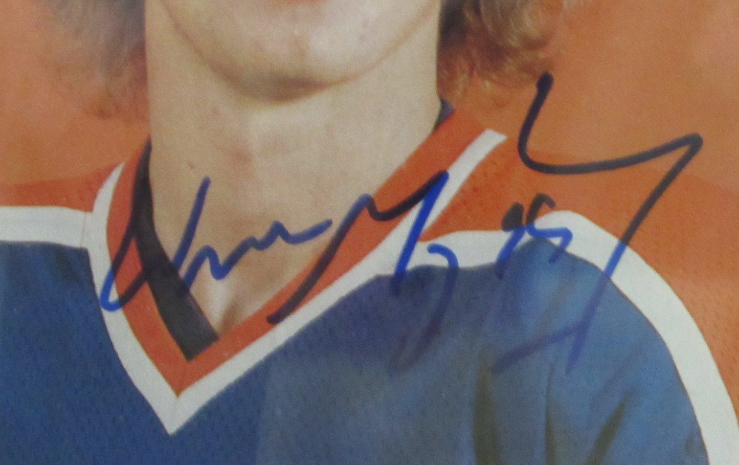 Wayne Gretzky HOF Signed/Auto 1981 Sports Illustrated Magazine 1st Cover PSA/DNA