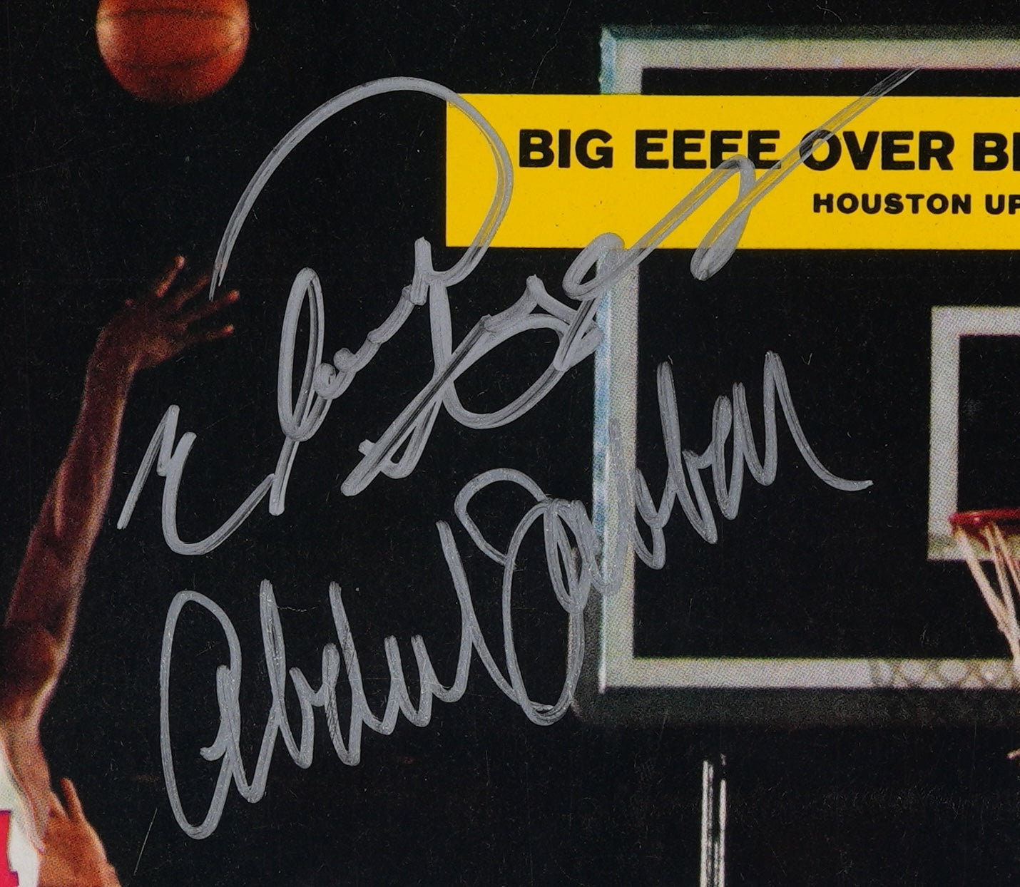 Kareem Abdul-Jabbar/Elvin Hayes Signed 1968 Sports Illustrated NO LABEL PSA 8