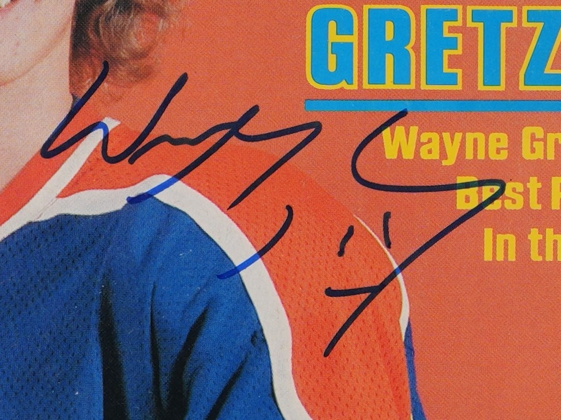 Wayne Gretzky HOF Signed 1981 Sports Illustrated Magazine NO LABEL AUTO 10 PSA