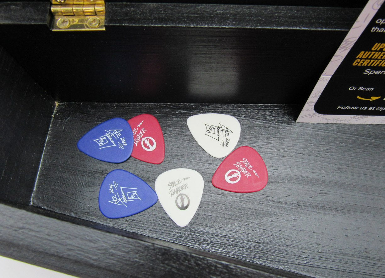 Alice Cooper Singer Signed/Inscr 16 Inch Coffin Box w/ 6 Guitar Picks JSA 204904