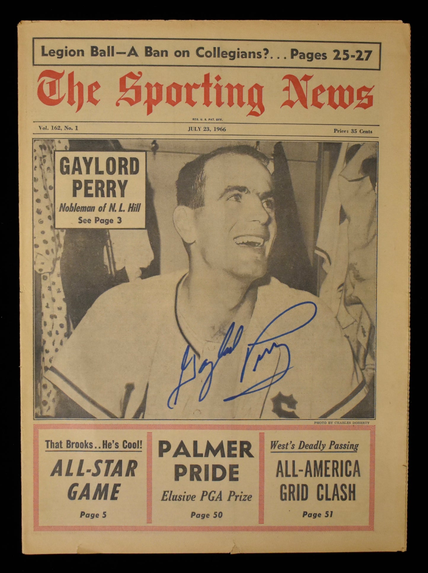 Gaylord Perry HOF Signed 1966 The Sporting News Giants JSA 208582