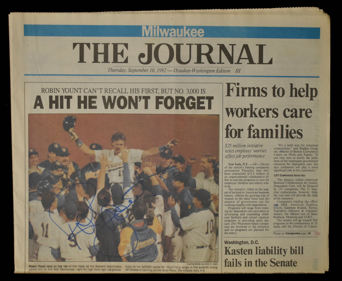 Robin Yount HOF Signed 1992 Milwaukee Journal Brewers 3000th Hit JSA BA208620