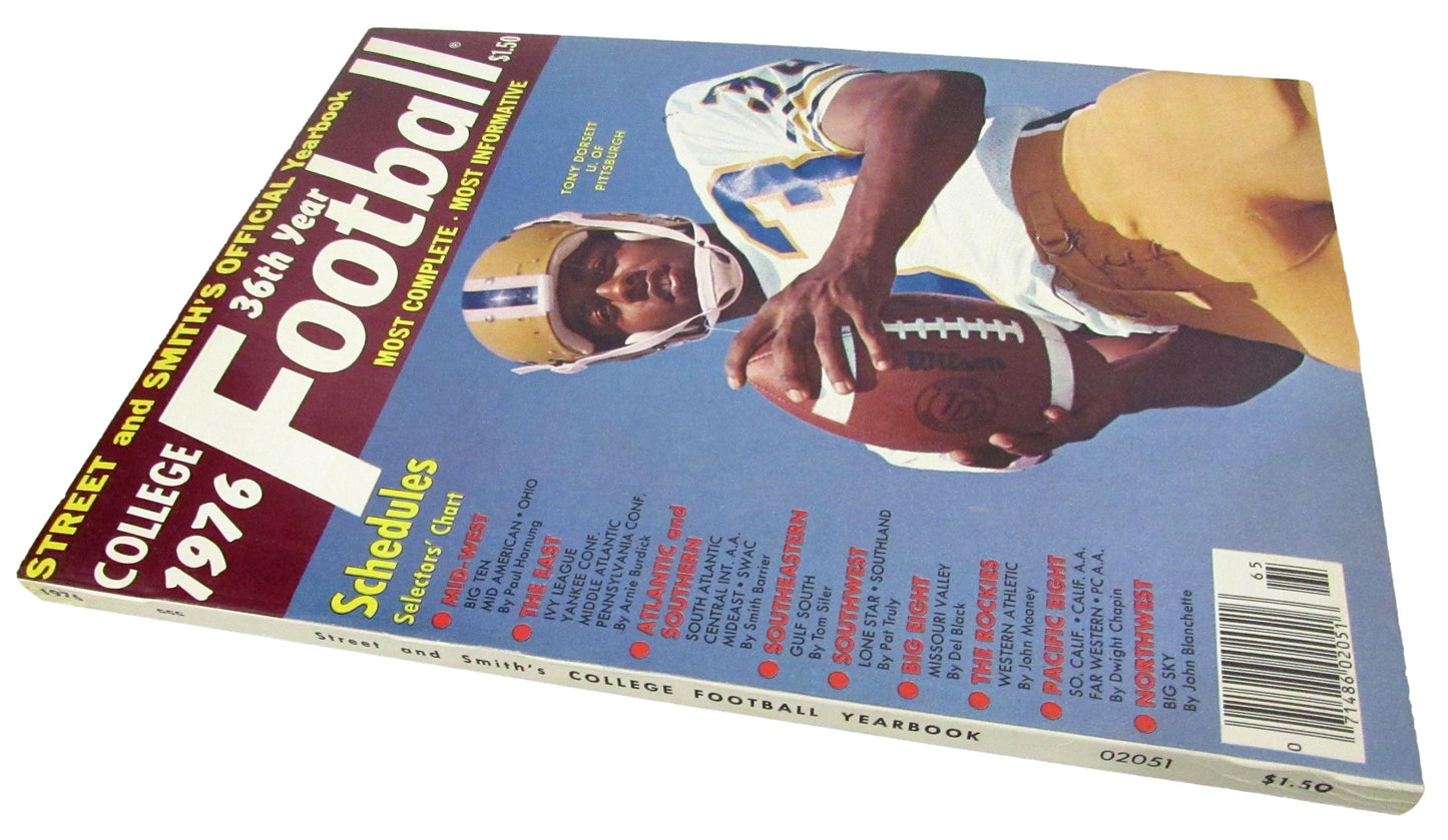 1976 Street and Smith's College Football Magazine Tony Dorsett CLEAN 208279