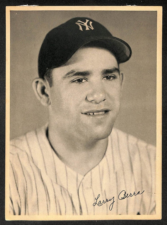 Yogi Berra HOF Unsigned 6.5 x 9 B/W 1947 Team Issued Photo NY Yankees 209872