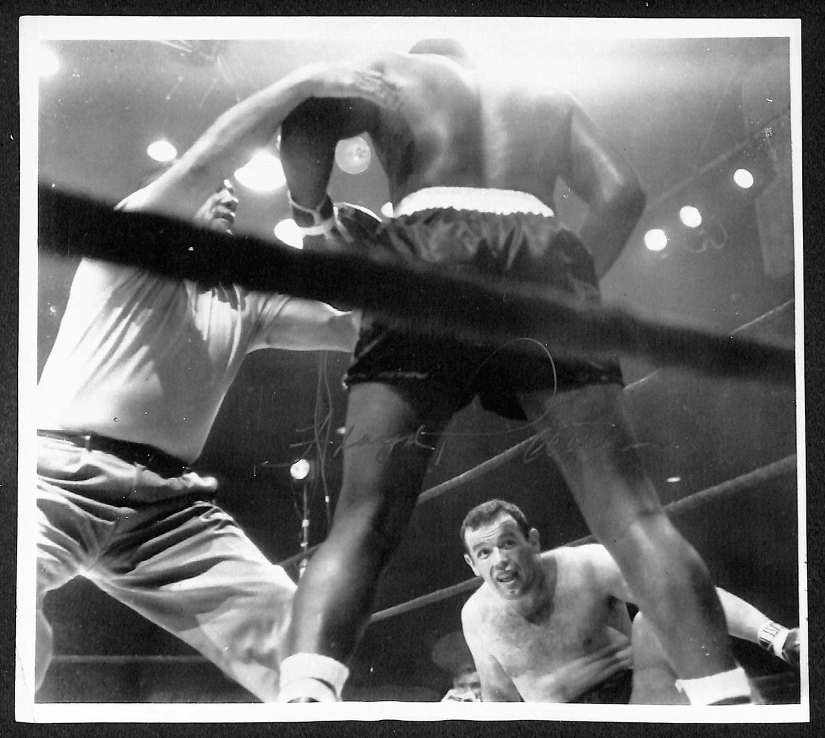 Floyd Patterson Signed/Autographed 7x8 Wire Photo Boxing JSA 210552