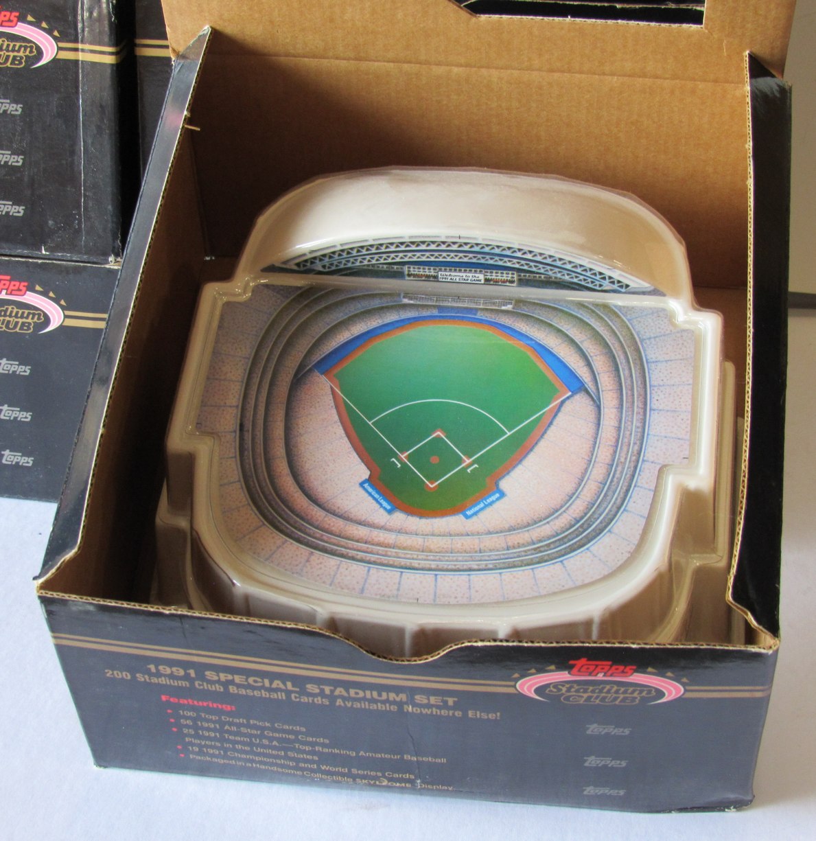 Lot of (8) 1991 Stadium Club Dome Baseball Sets - Manny Ramirez RC RBX119