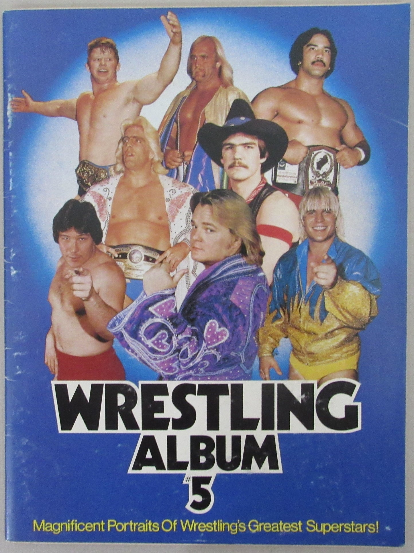 Wrestling Album #5 Magazine Hulk Hogan on Cover NOLABEL 210257