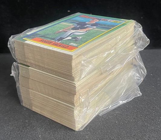 Lot of (150) 1990 Topps Roger Salkeld #1 Draft Pick RC Cards #44 Mariners 211342