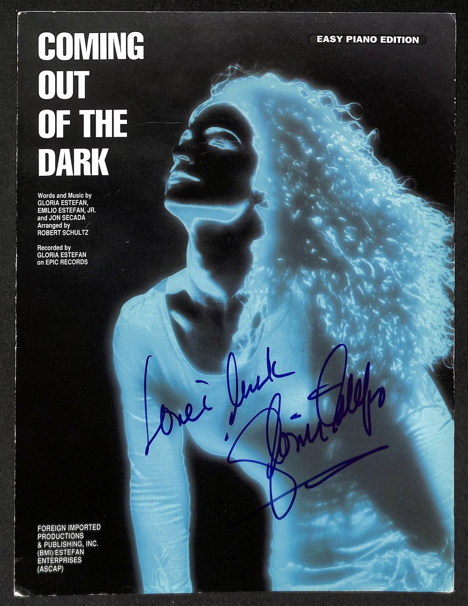 Gloria Estefan Signed/Autographed Easy Piano Edition Magazine JSA 211789