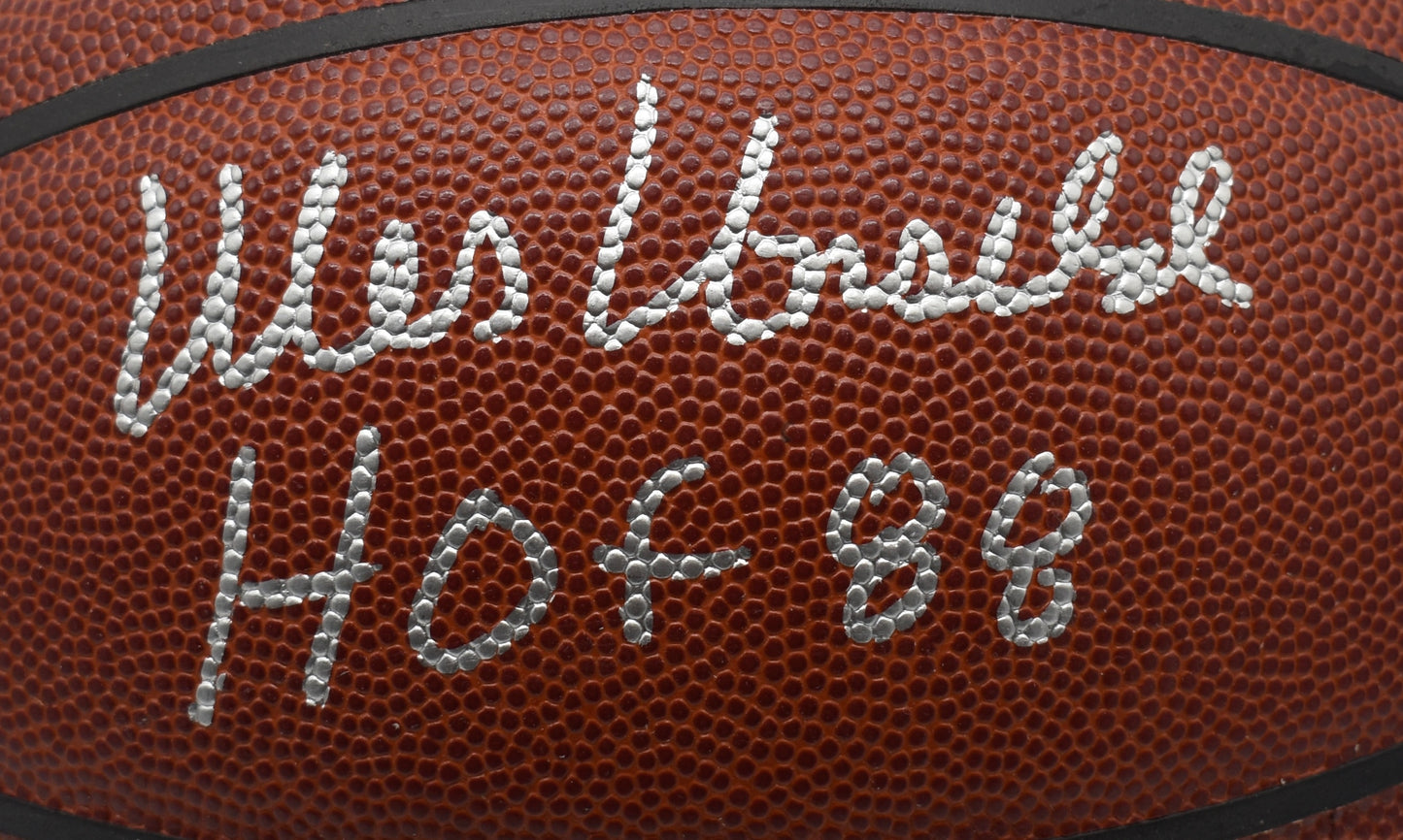 Wes Unseld HOF Signed Full Size Spalding Basketball Wizards PSA 211901