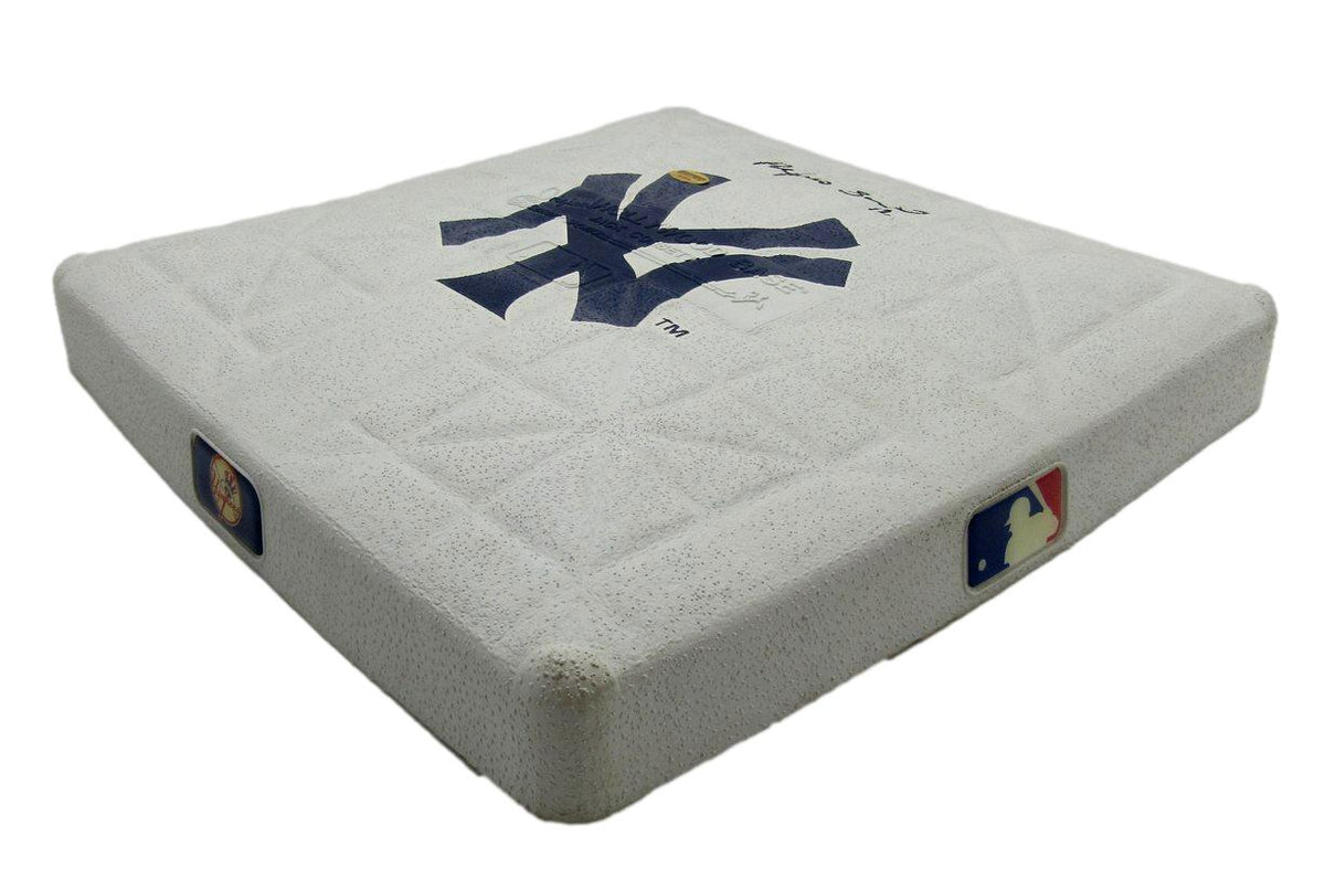 Alfonso Soriano New York Yankees Hand Signed/Auto New York Yankees Base  IXL63