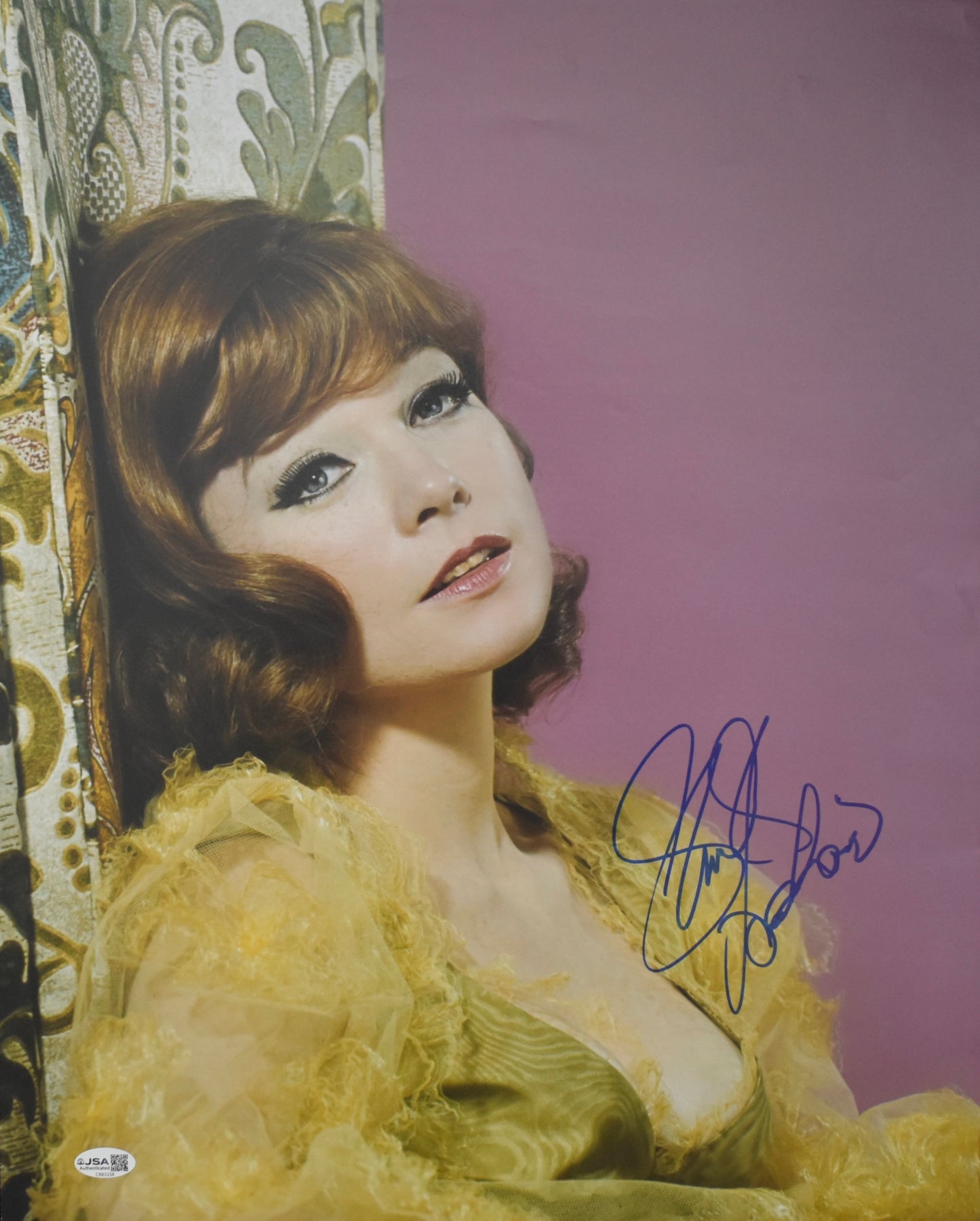 Shirley Maclaine Autographed/Signed 16x20 Photo Actress JSA 211932
