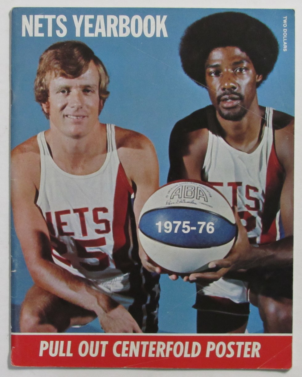 1975-76 ABA New Jerset Nets Official Yearbook Pull Out Centerfold Poster 211071